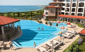 sole-mare-by-sea