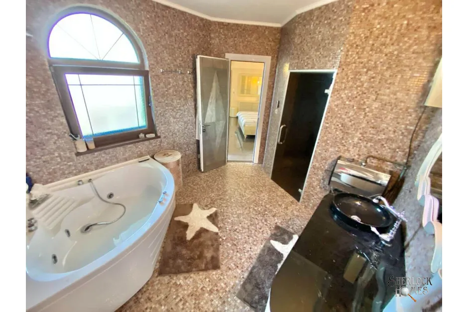 esteban