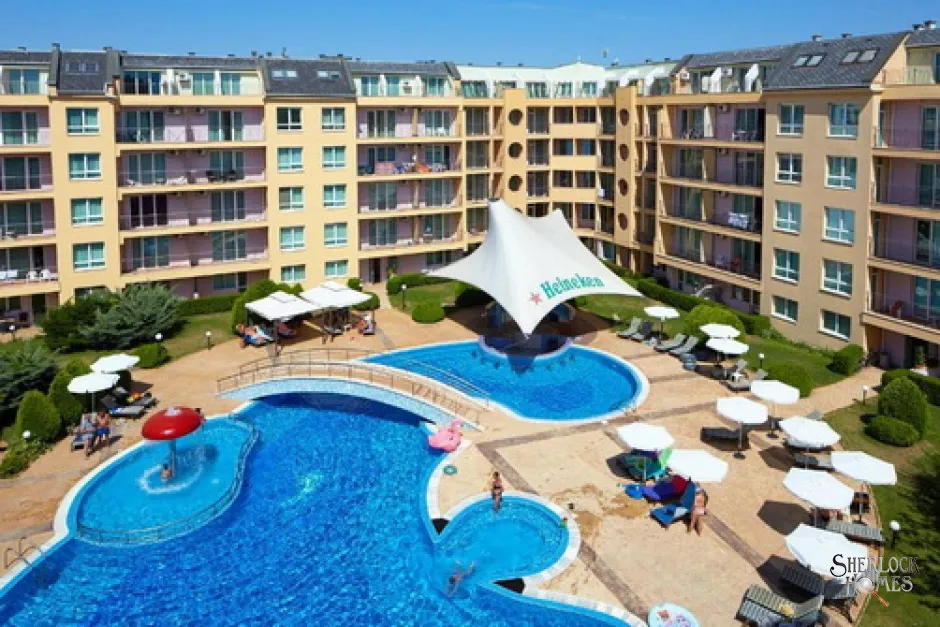 pollo-resort